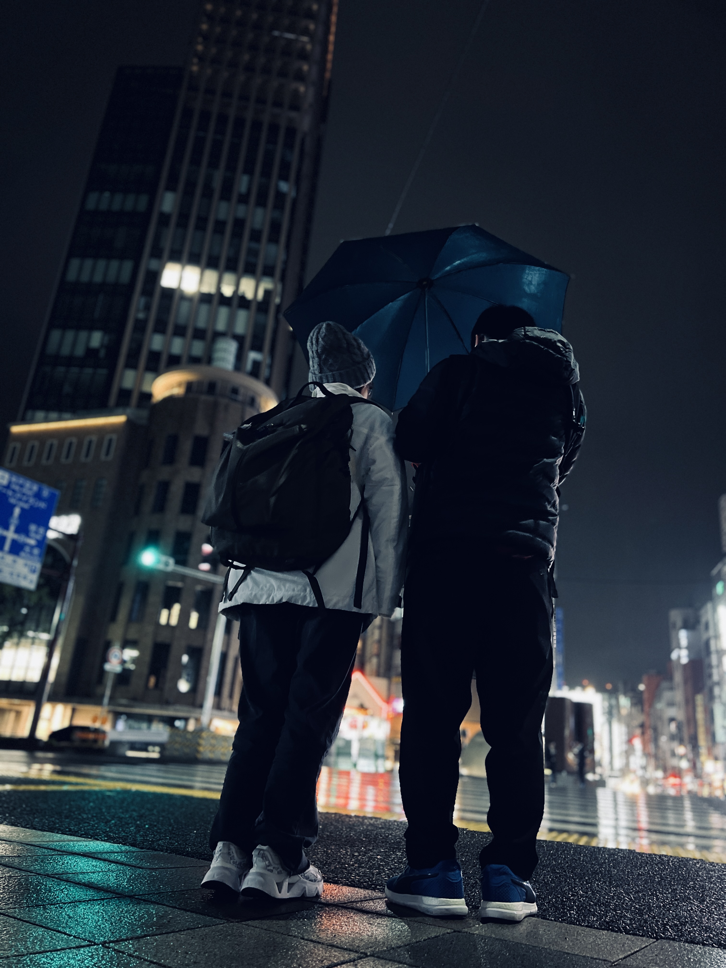 日本・神戸三宮にて　ひとつの傘に