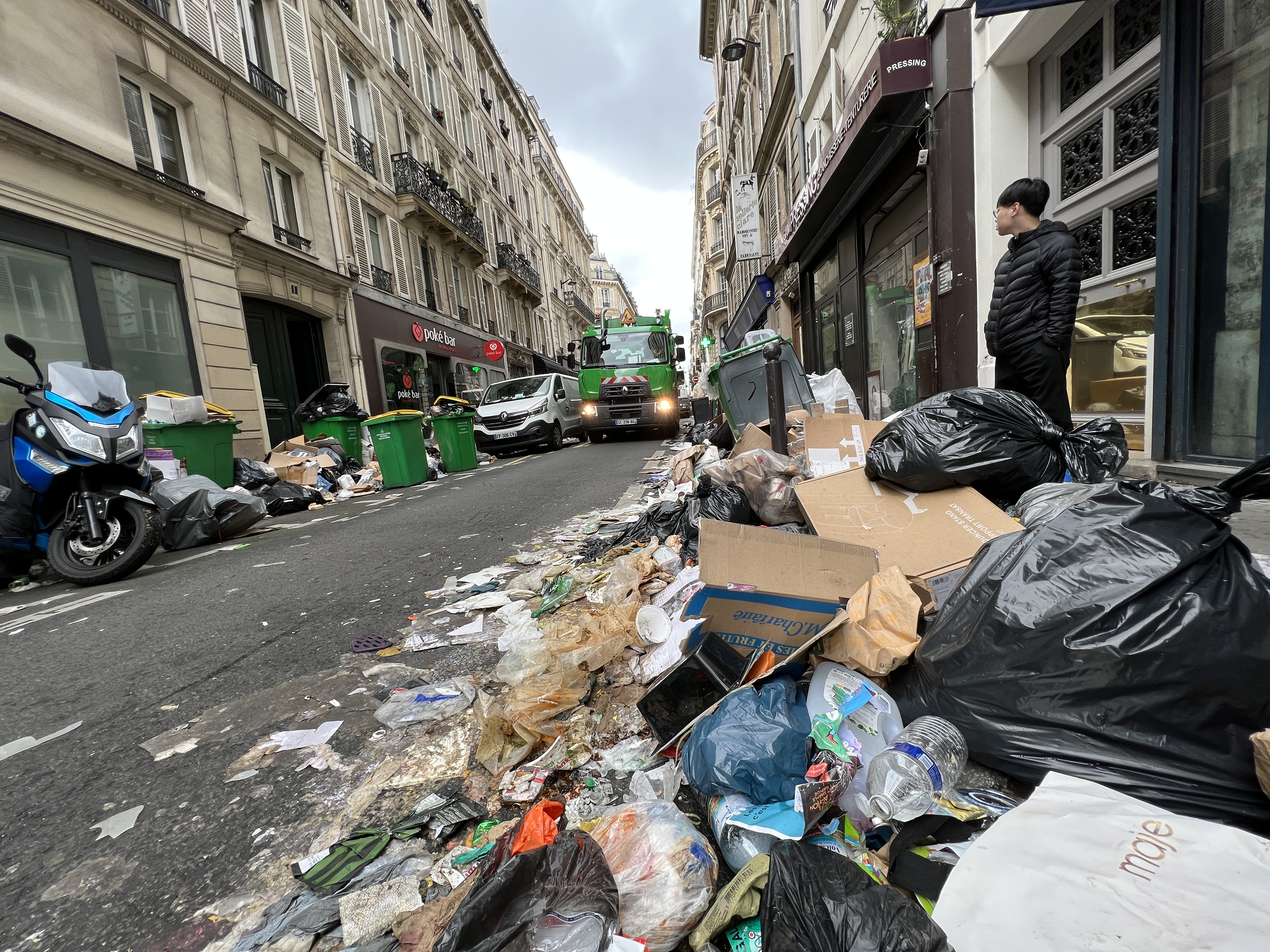 フランス・パリ　暴動のあと